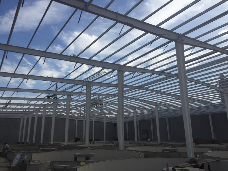 變截面鋼柱車間