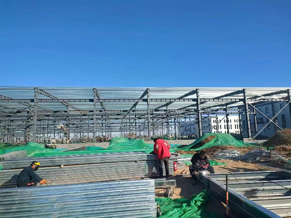 鋼結構車間墻檁窗口